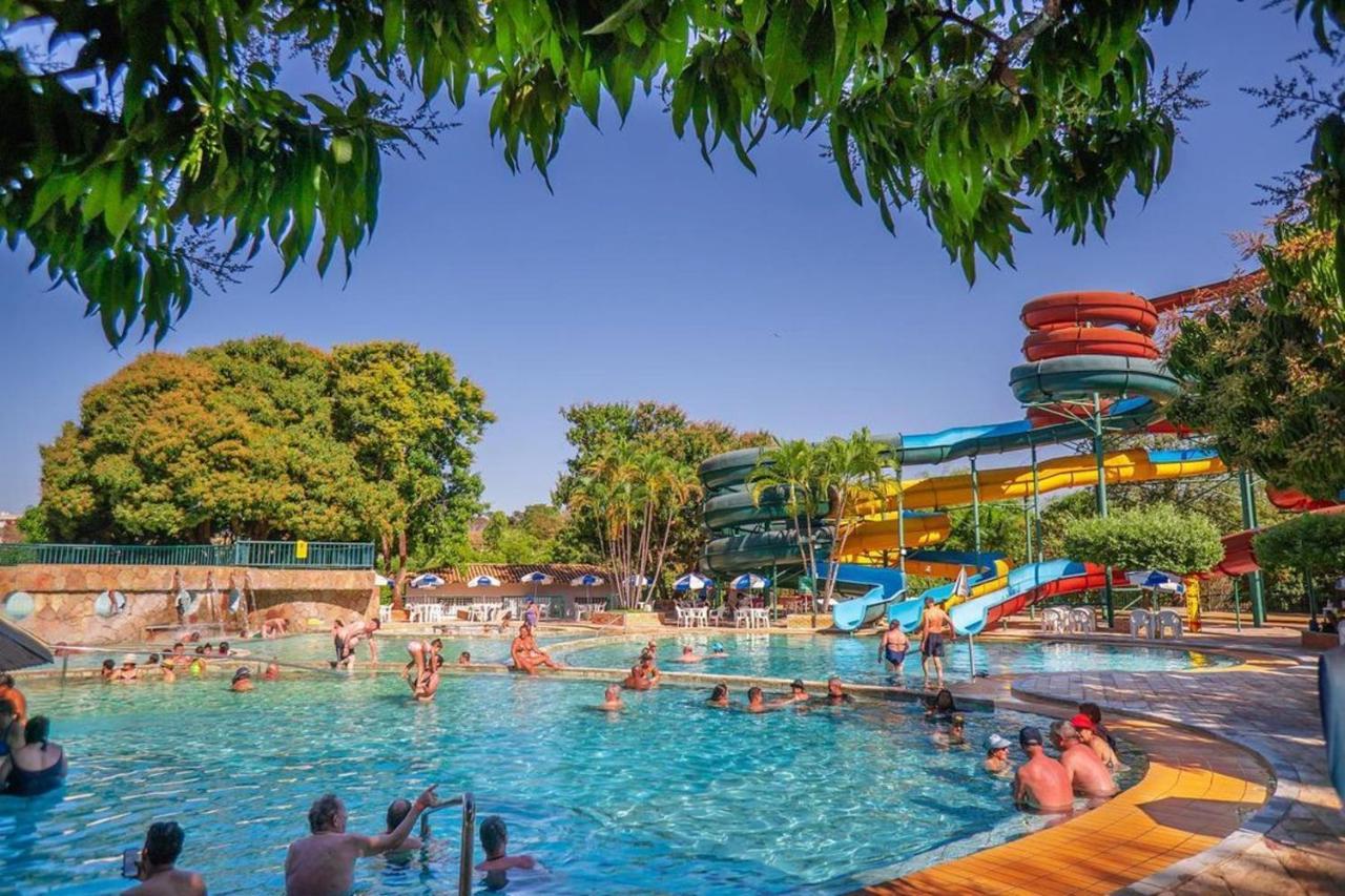 Caldas Novas - Piazza Diroma - Com Ingressos Do Acqua Park Todos Os Dias Exterior foto